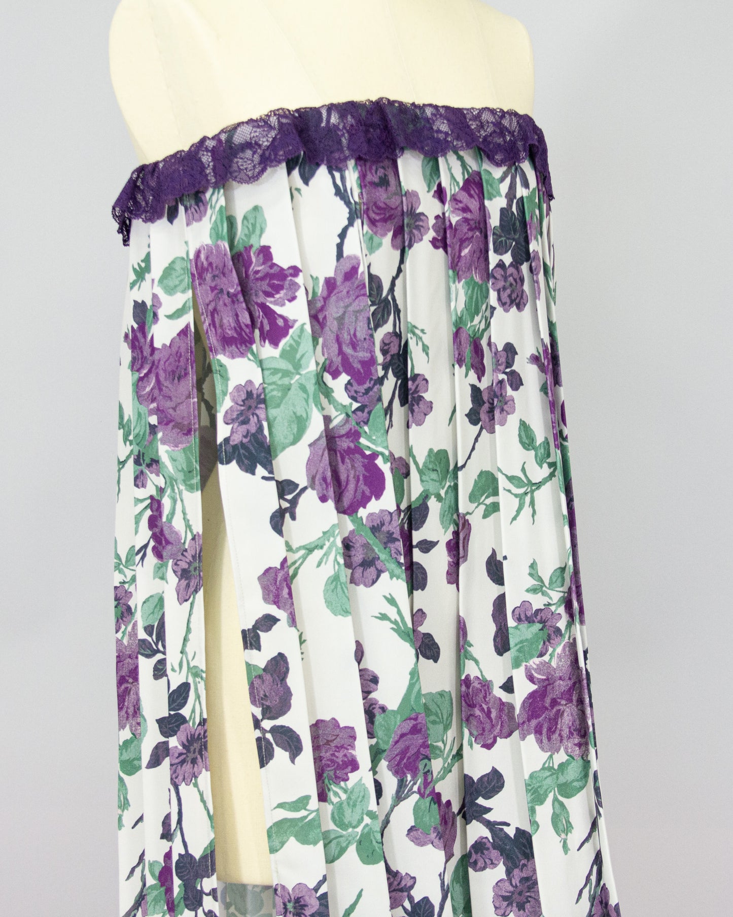 Shy Curtain Top